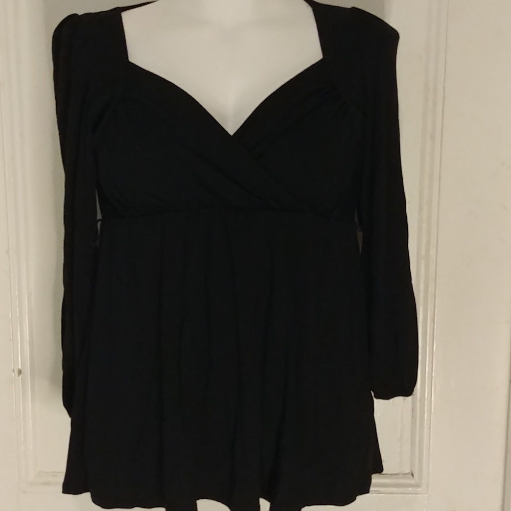 Eight Sixty Stretchy Little Black Sweetheart Neck Empire Waist Puff Sleeve Top